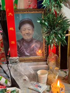 家庭多样性：单亲与重组家庭对孩子的影响及应对策略